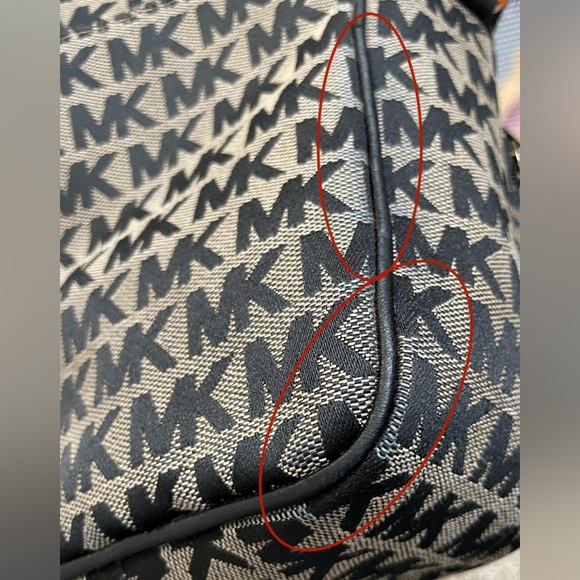Michael Kors Crossbody - Picture 6 of 7